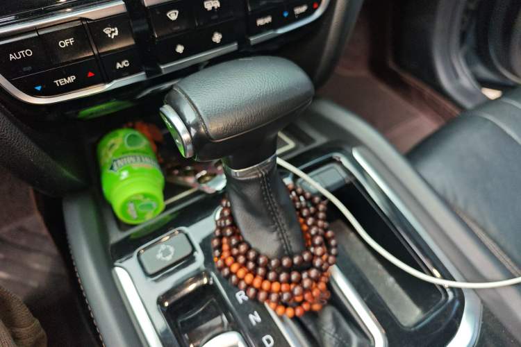 Used GAC Trumpchi GS8 2017 320T Two-Wheel Drive Luxury Smart Connectivity Version (7 Seats) Gear Lever