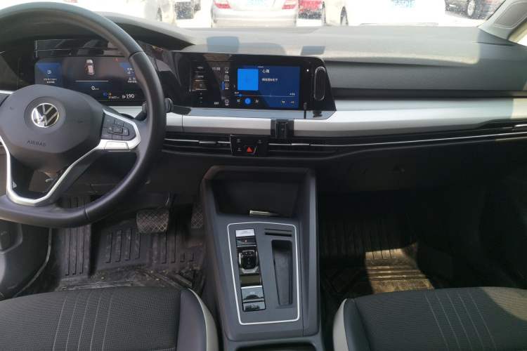 Used Volkswagen Golf 2021 280TSI DSG Pro Audio And AC Panel