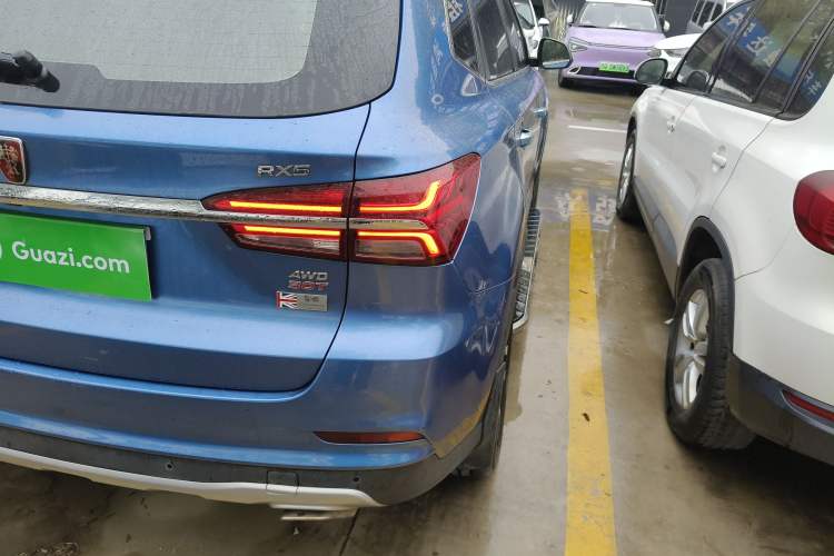 Used Roewe RX5 2016 30T Four-Wheel Drive Automatic Internet Smart Luxury Edition Right Rear Taillight