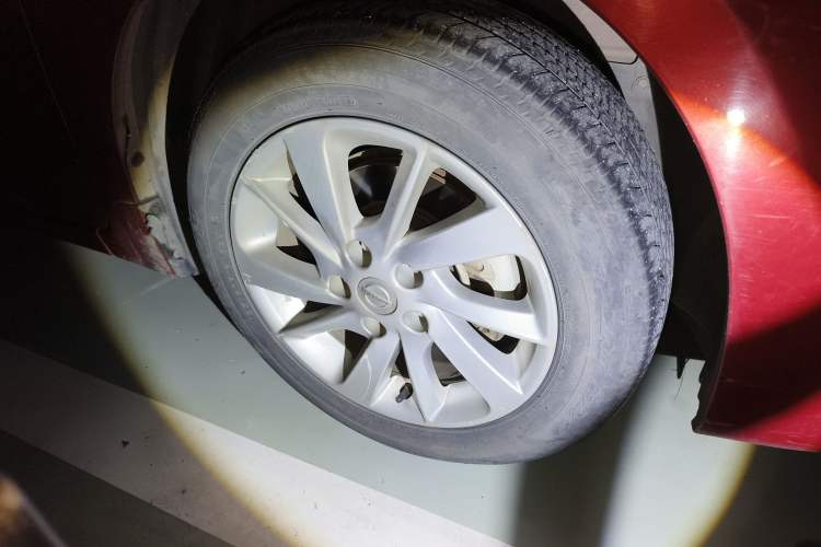 Used Nissan Sylphy 2014 1.6XV CVT Deluxe Edition Right Front Wheel Hub