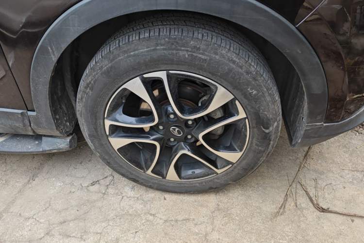 Used Soueast DX7 2018 1.5T Automatic Glory Edition Right Front Wheel Hub