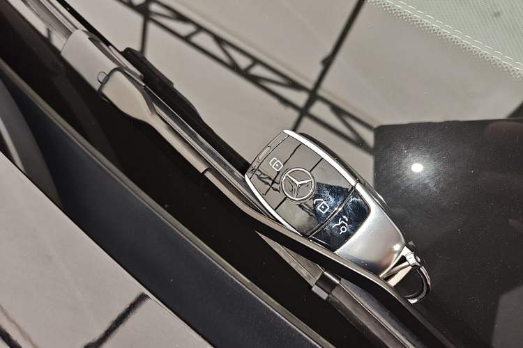 Used Mercedes-Benz E-Class 2023 Updated E 300 L Fashion Edition Vehicle Key