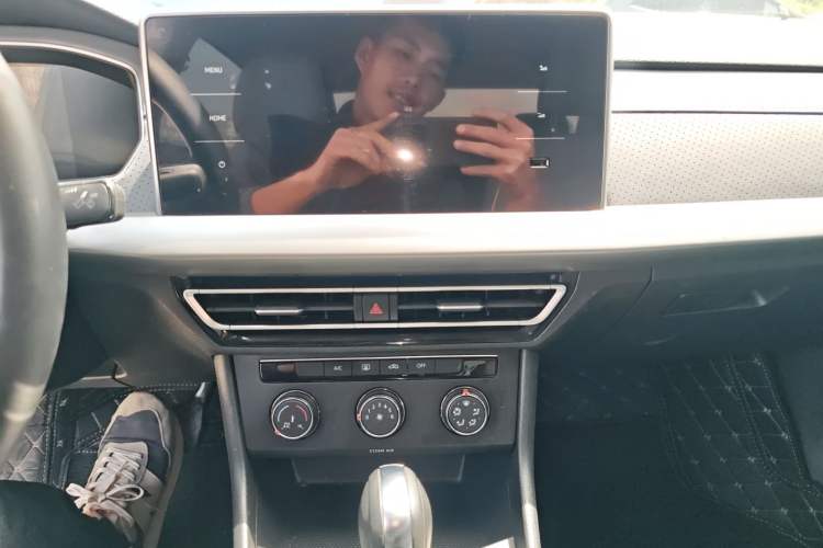 Used Volkswagen Lavida 2023 300TSI DSG Full-Comfort Edition
