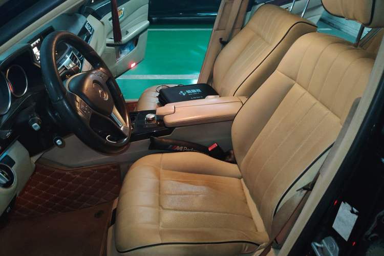 Used Mercedes-Benz E-Class 2015 E 260 L Sport & Fashion Model Left Front Seat