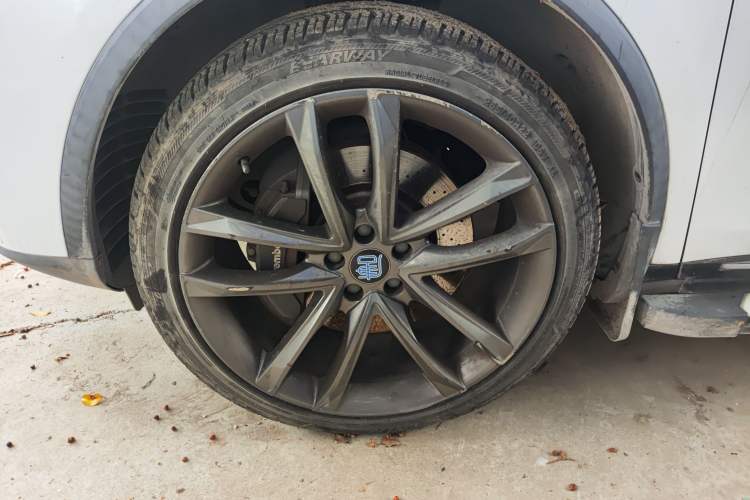 Used BYD Tang New Energy 2018 DM 2.0T All-Wheel Drive Smart Connect Advanced Model 7 Seats China V Emission Standard Left Front Wheel Hub