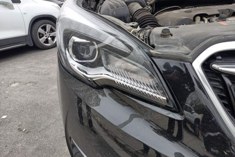 Used Buick Envision 2019 28T All-Wheel-Drive Versatile Sport Flagship Model China VI Standard Exterior 3