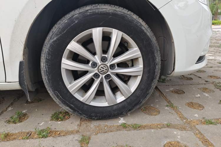 Used Volkswagen Bora 2018 1.5L Manual Fashion Model Right Front Wheel Hub