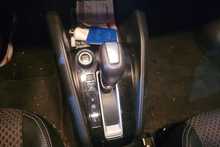 Used Nissan Kicks 2018 1.5L CVT Smart Connect Luxury Edition