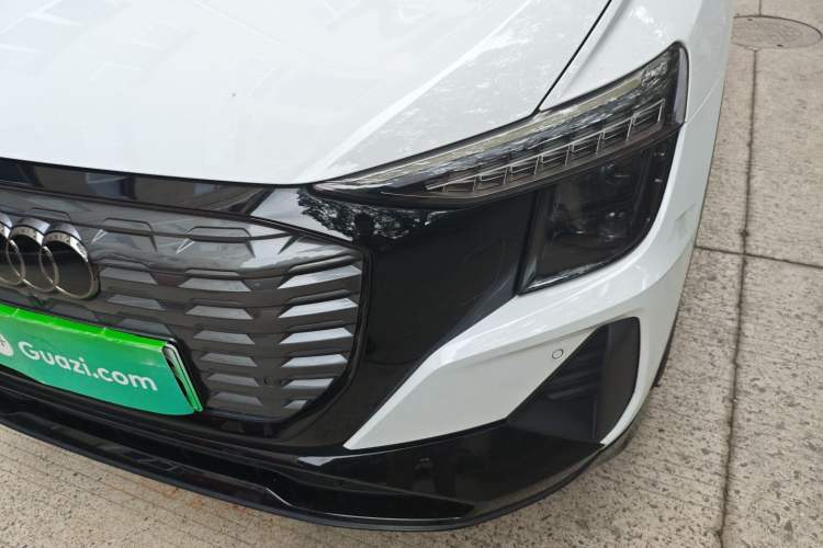 Used Audi Q5 e-tron 2022 40 e-tron Starlight Edition Mech Kit