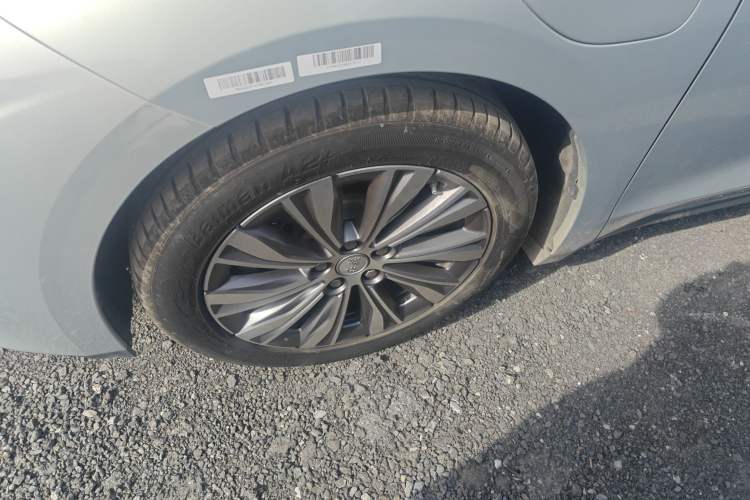 Used Hongqi E-QM5 2022 431 km Charge & Enjoy Edition Exterior 4