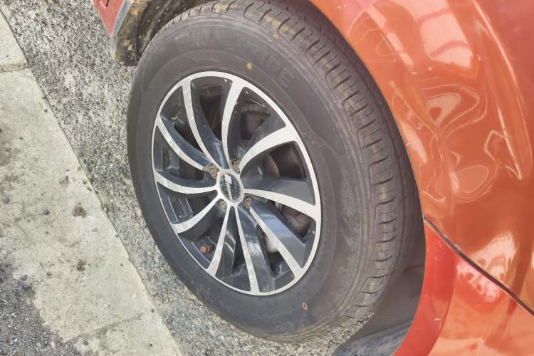 Used Chevrolet Aveo Sonic 2011 Sedan 1.4L MT SL