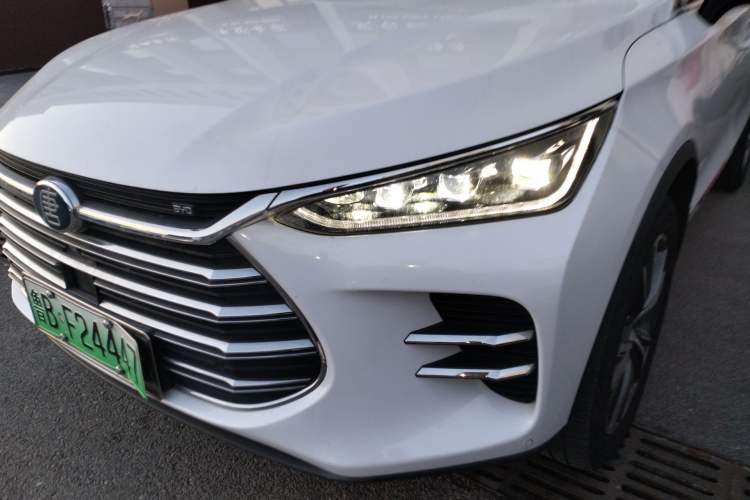 Used BYD Tang New Energy 2018 DM 2.0T All-Wheel Drive Smart Connectivity Luxury Model 7 Seats China V Emission Standard
