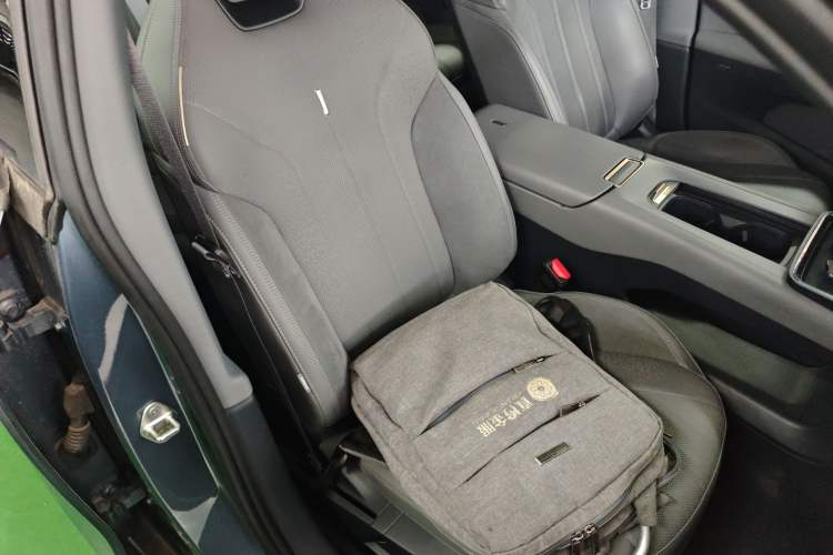 Used Lynk & Co 07 2024 EM-P 126 Long-Range Halo Right Front Seat