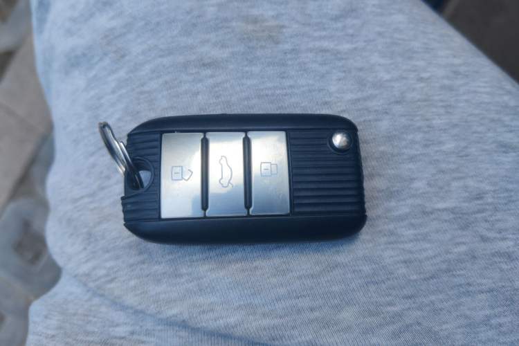 Used Roewe RX8 2018 30T Smart Connectivity All-Wheel Drive Supreme Edition Vehicle Key