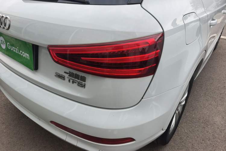 Used Audi Q3 2015 35 TFSI Comfort Model Right Rear Taillight