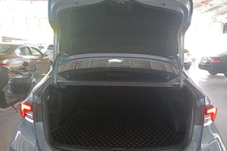 Used Toyota Corolla 2021 Dual-Motor 1.8L E-CVT Elite Edition Trunk