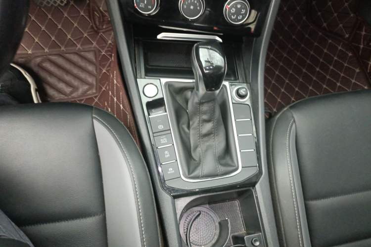 Used Volkswagen Sagitar 2020 280TSI DSG Comfort Version China VI Standard Gear Lever