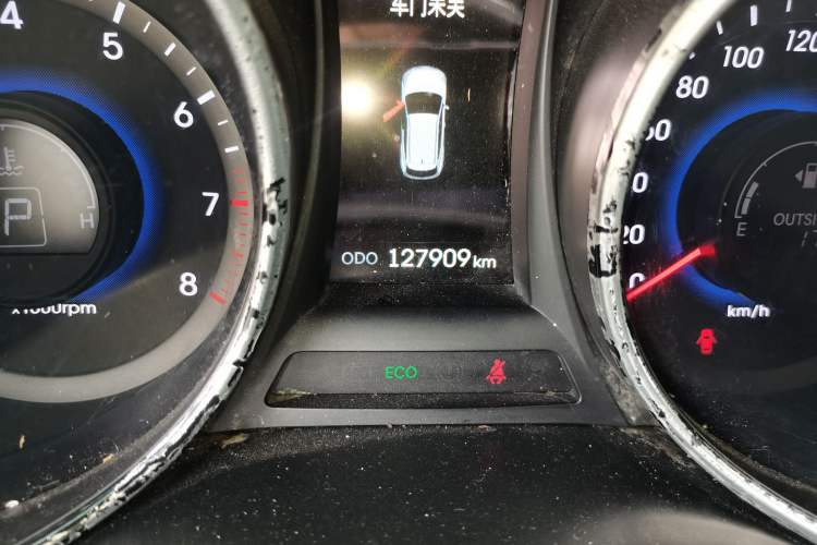 Used Hyundai Santa Fe 2013 2.4L Automatic Two-Wheel Drive Smart Version