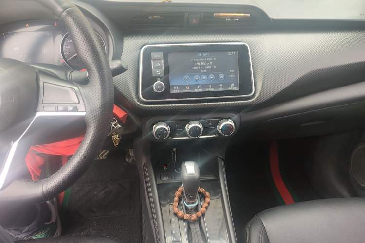 Used Nissan Kicks 2022 1.5L CVT XL Fashion Edition Audio And AC Panel