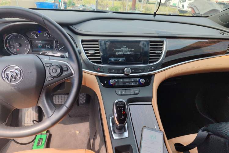 Used Buick LaCrosse 2016 28T Premium Edition
