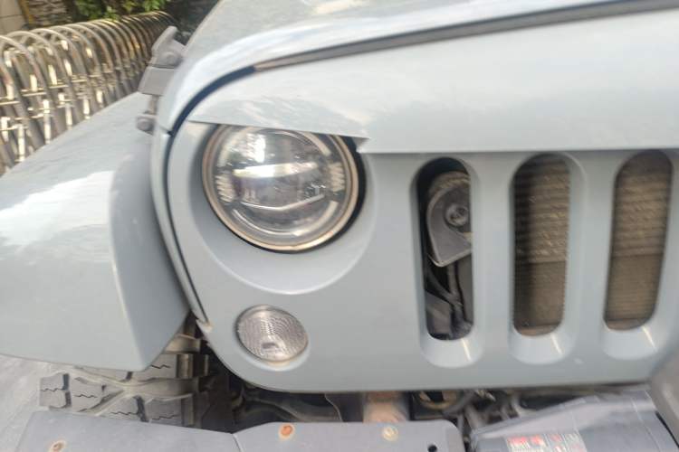 Used Jeep Wrangler 2014 3.0L Sahara Four-Door Edition Right Front Headlight