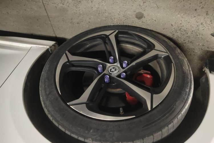 Used Geely Auto Emgrand GL 2020 1.4T CVT Luxury Edition Left Front Wheel Hub