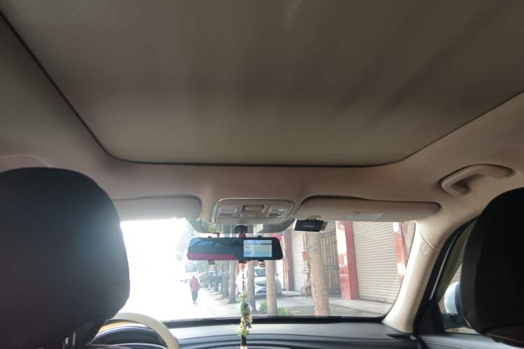 Used Geely Auto Emgrand X7 Sport 2020 1.8TD DCT Two-Wheel Drive Smart Connect 4G-Enabled Version
