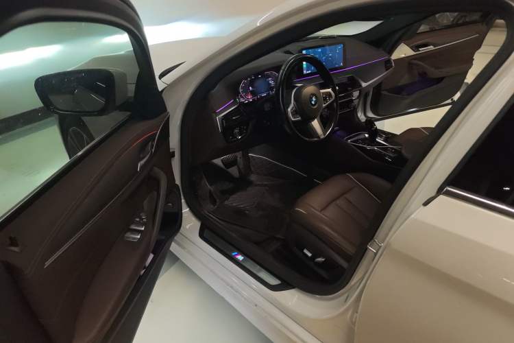 Used BMW 5 Series 2021 530Li Leading Model M Sport Package