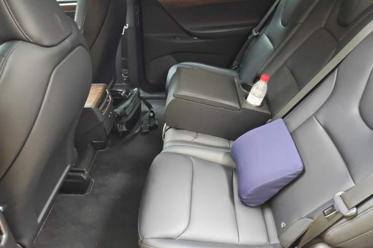 Used Tesla Model X 2019 Long-Range Version Left Rear Seat