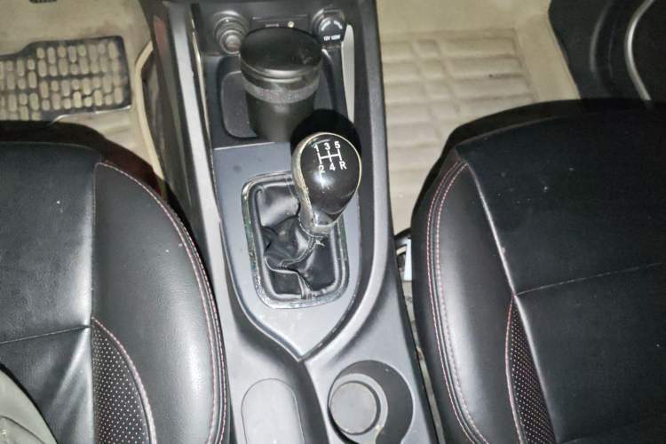 Used CHANGAN CS35 2014 1.6L Manual Luxury Navigation Model China IV Standard
