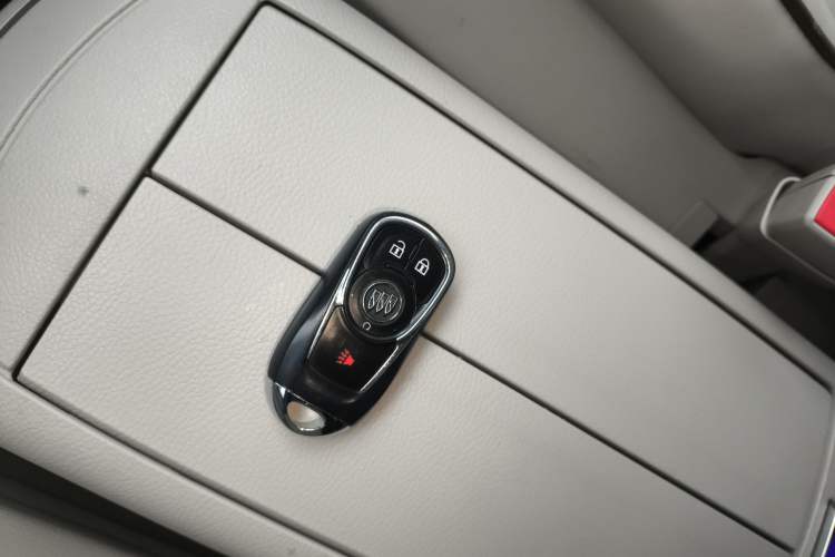 Used Buick GL8 2022 Land Cruiser Executive Class 652T Comfort Model