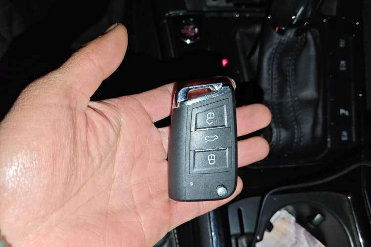 Used Volkswagen Passat 2017 330TSI DSG Prestige Edition Vehicle Key