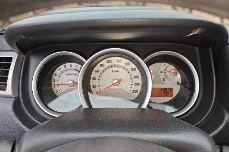 Used Nissan Tiida 2008 1.6L Manual Fashion Model
