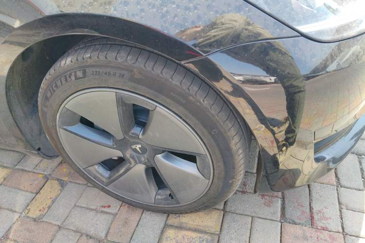 Used Tesla Model 3 2022 Rear-Wheel-Drive Version Right Front Wheel Hub