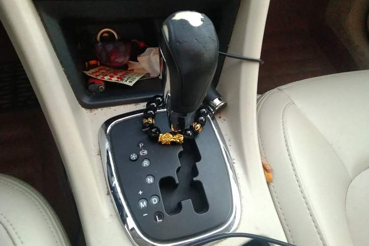 Used Chery Arrizo 7 2015 1.6L CVT ZhiShang Edition Gear Lever