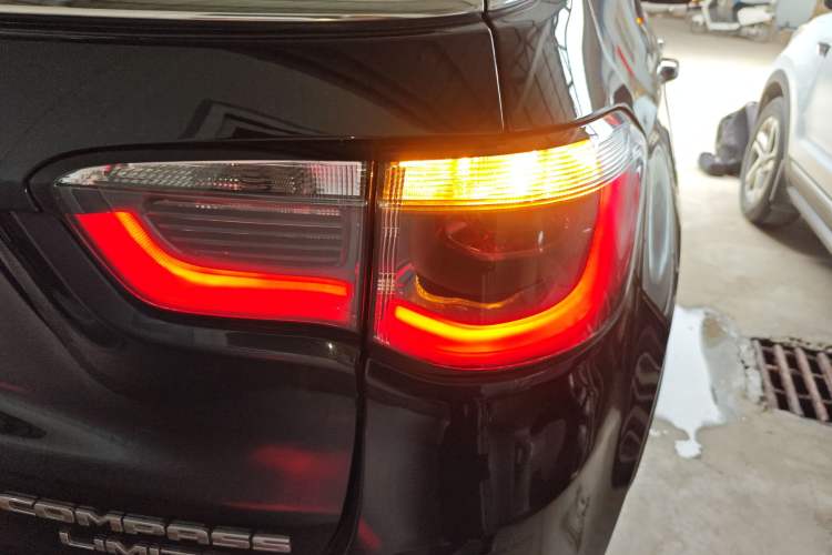 Used Jeep Compass 2017 200T Automatic Prestige Edition Right Rear Taillight