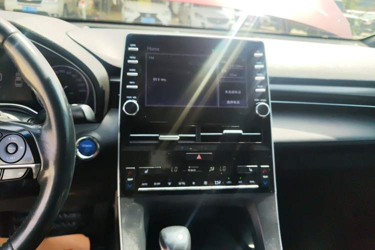 Used Toyota Avalon 2019 Dual-Engine 2.5L XLE Prestige Version China V Standard
