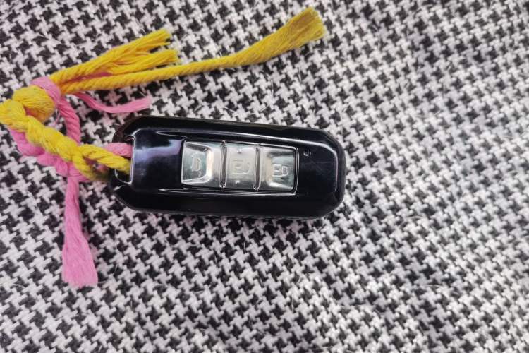 Used Baojun 730 2017 1.5T DCT Flagship Model 7 Seats China V Emission Standard Vehicle Key