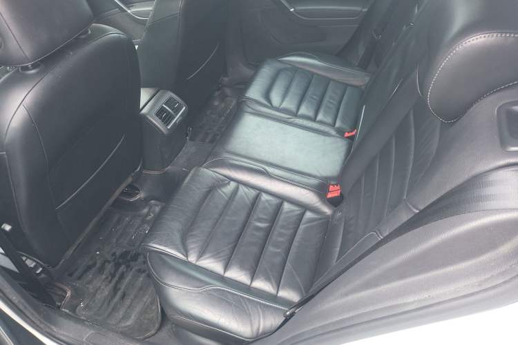 Used Volkswagen Golf 2016 230TSI Automatic Luxury Version Left Rear Seat