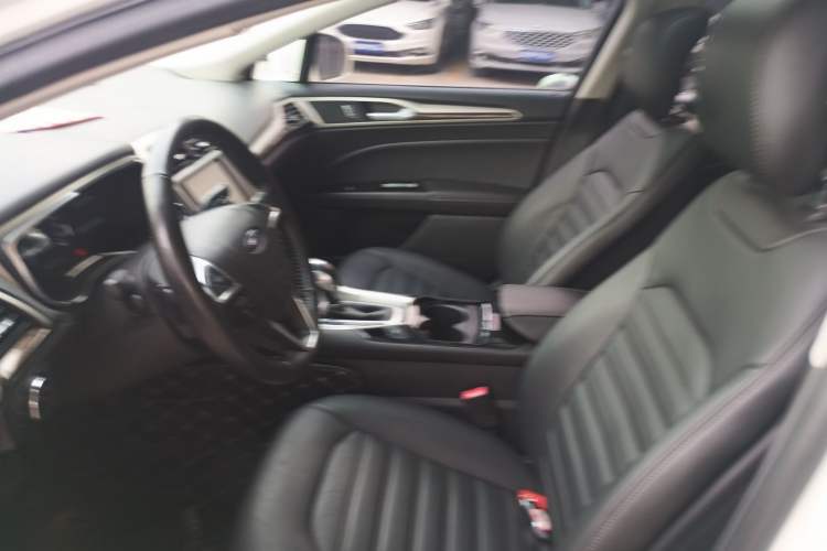 Used Ford Mondeo 2013 2.0L GTDi 200 Luxury Model Left Front Seat