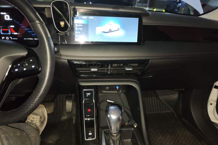 Used Roewe i5 2023 1.5L CVT Luxury Edition Audio And AC Panel