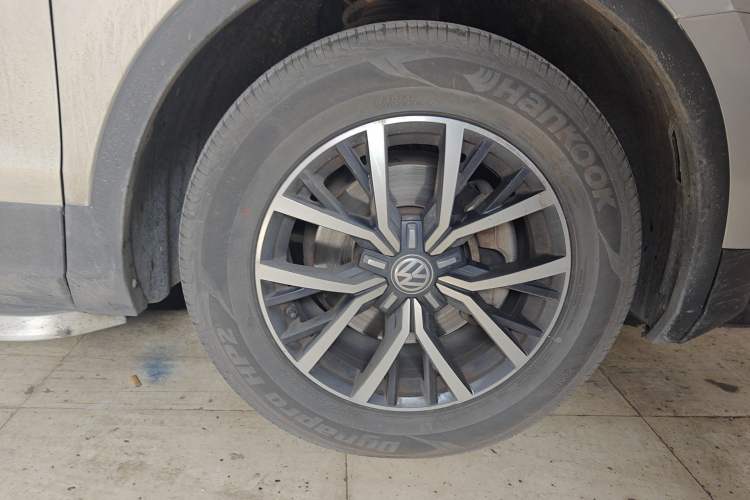 Used Volkswagen Tiguan L 2017 330TSI Automatic Two-Wheel Drive Luxury Edition
