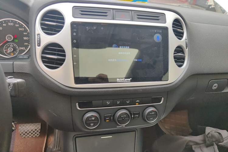 Used Volkswagen Tiguan 2016 300TSI Automatic All-Wheel Drive Fashion Vision Edition Audio And AC Panel