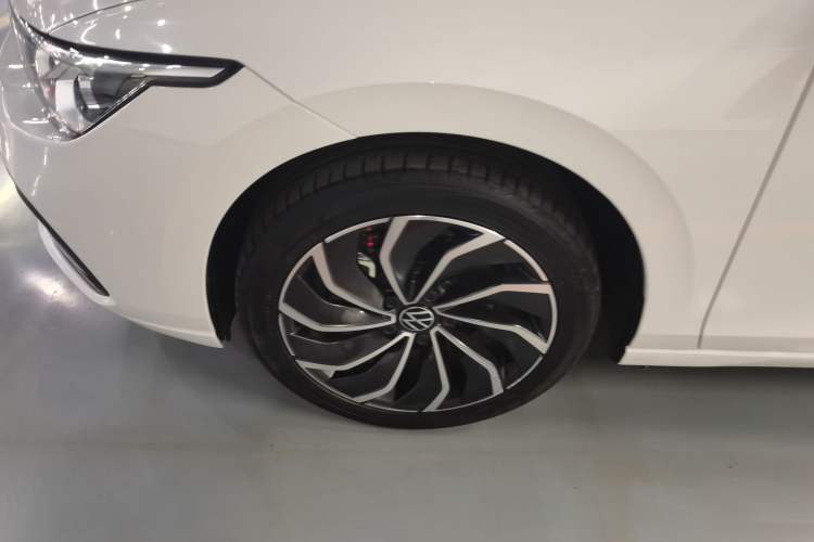 Used Volkswagen Golf 2021 280TSI DSG Pro Left Front Wheel Hub