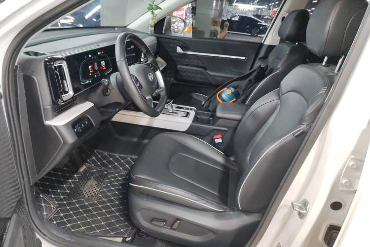 Used Hyundai ix35 2023 Musso 2.0L Deluxe Edition DLX
