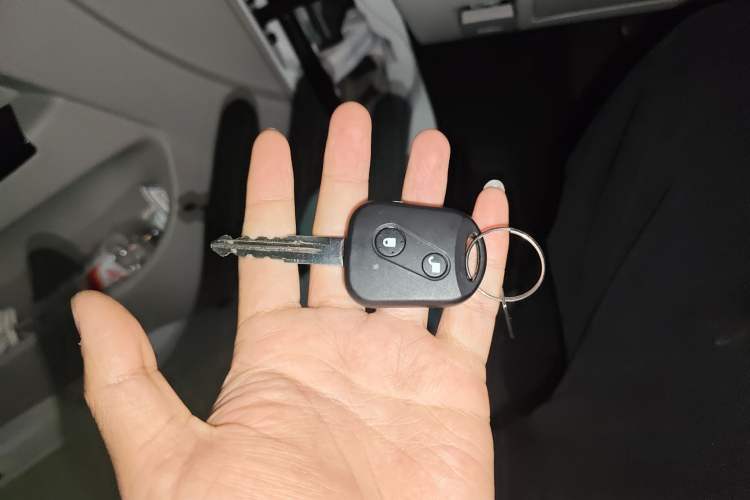 Used Jinbei Hiace X30 2024 1.5L Wealthy-Style Passenger Van 5/6/7 Seater