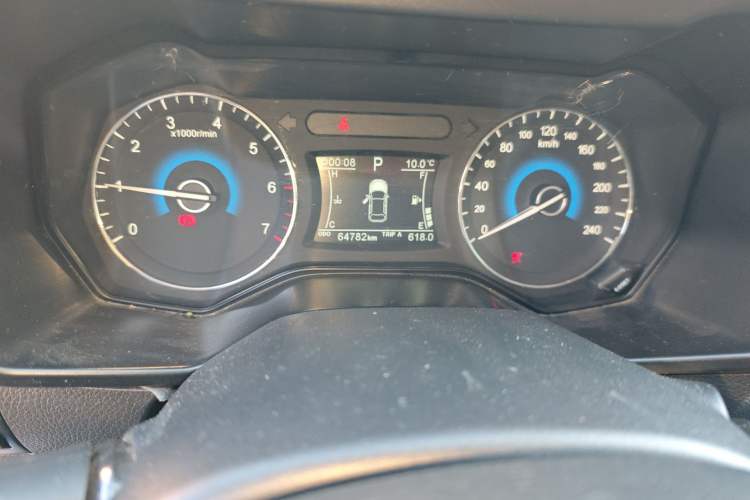 Used Dongfeng Fengon 580 2017 1.5T CVT Comfort Model Odometer Close Up