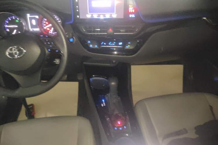 Used Toyota IZOA 2020 2.0L Enjoy Edition