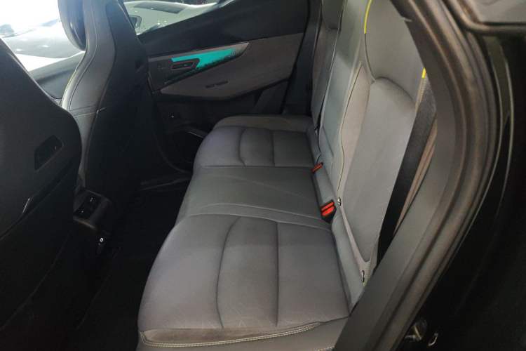 Used Lynk & Co 08 EM-P 2025 120km Long-Range Pro
