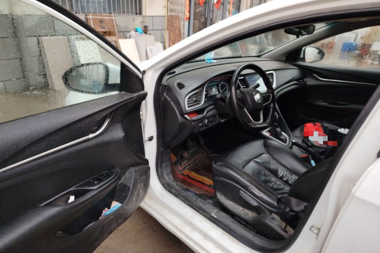 Used Buick GT 2018 18T Automatic Elite Model Driver Seat